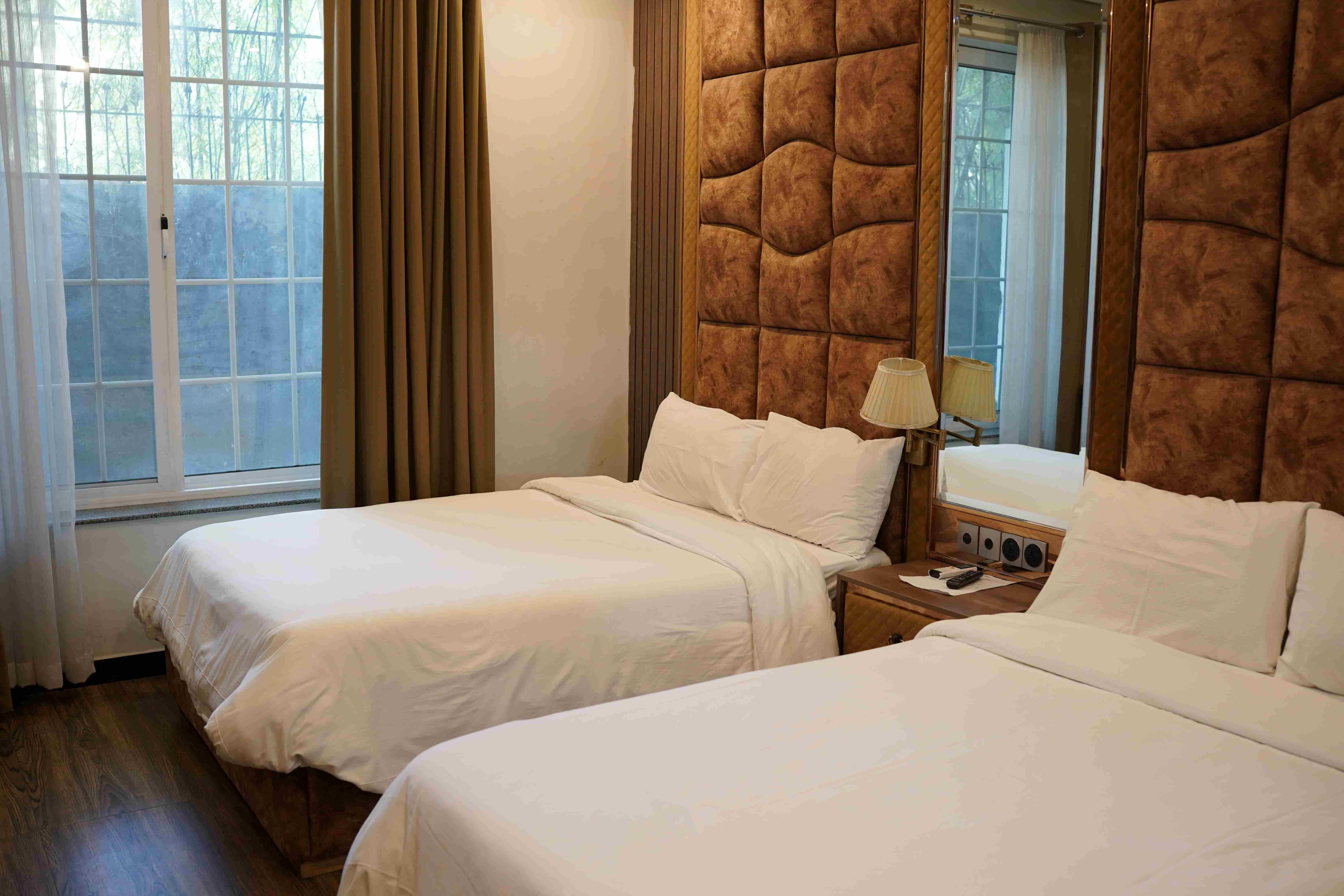 Twin Bed Room